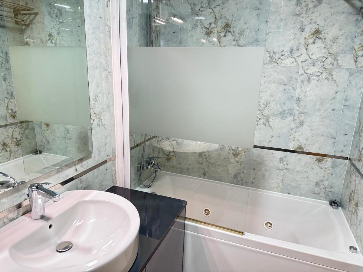 Apartamento Gran Via - Parking Gratis Salamanca Buitenkant foto